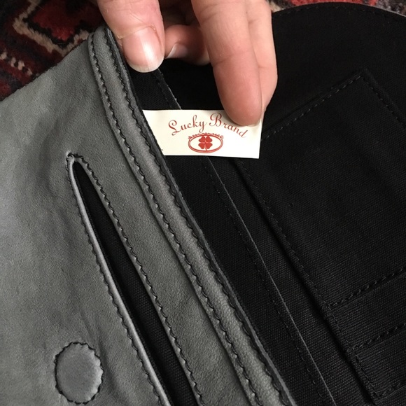 Lucky brand leather wristlet - Picture 5 of 6